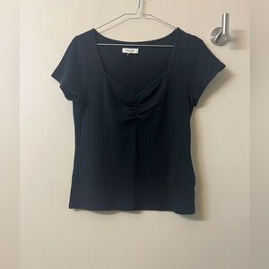 Madewell ribbed sweetheart tee. Black. Size medium.